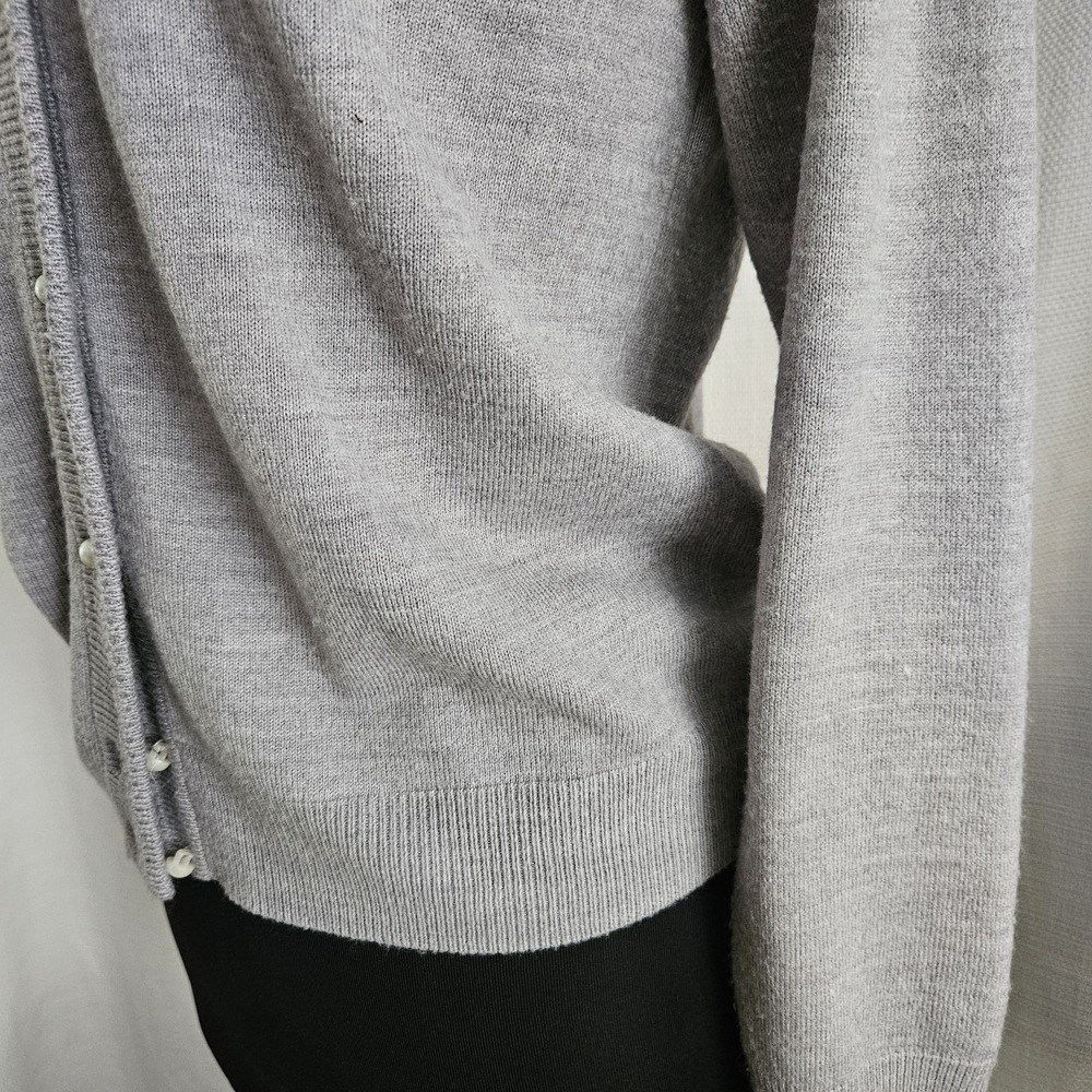 Womens‎ Grey Faux Pearl Button Crewneck Cardigan Sweater Size S Preppy Office - Picture 4 of 9